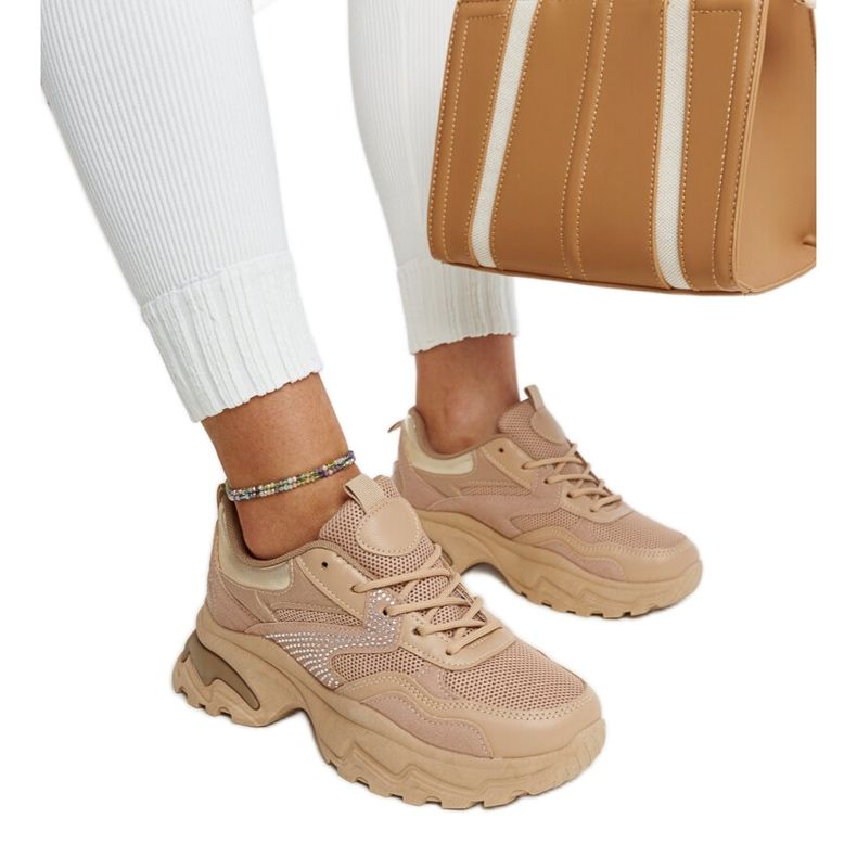 Barna platformú tornacipő Maras cirkóniákkal díszítve