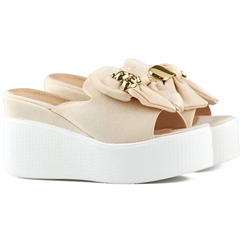 Bézs színű női papucs macival és masnival az éken