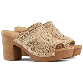 Csipke bézs színű női papucs fautánzó talppal