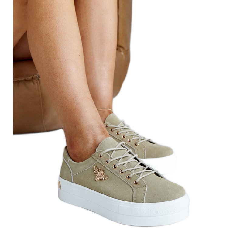 Zöld bőr sportcipő díszítéssel