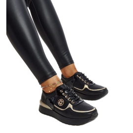 Fekete bőr cipő díszcsattal Fekete bőr cipő díszcsattal