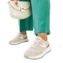 Bézs színű tornacipő vastagabb Olonio talppal Bézs színű tornacipő vastagabb Olonio talppal