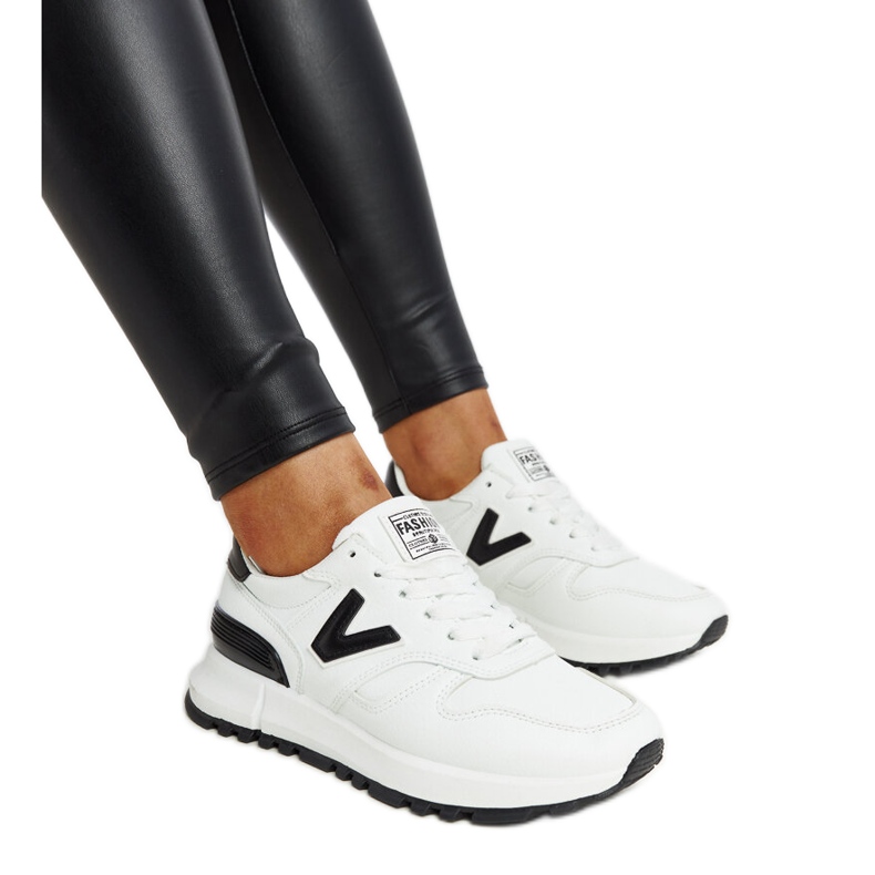 Fehér tornacipő vastag Cettina talppal