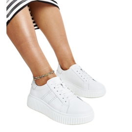 Kék bőr cipő díszcsattal fehér