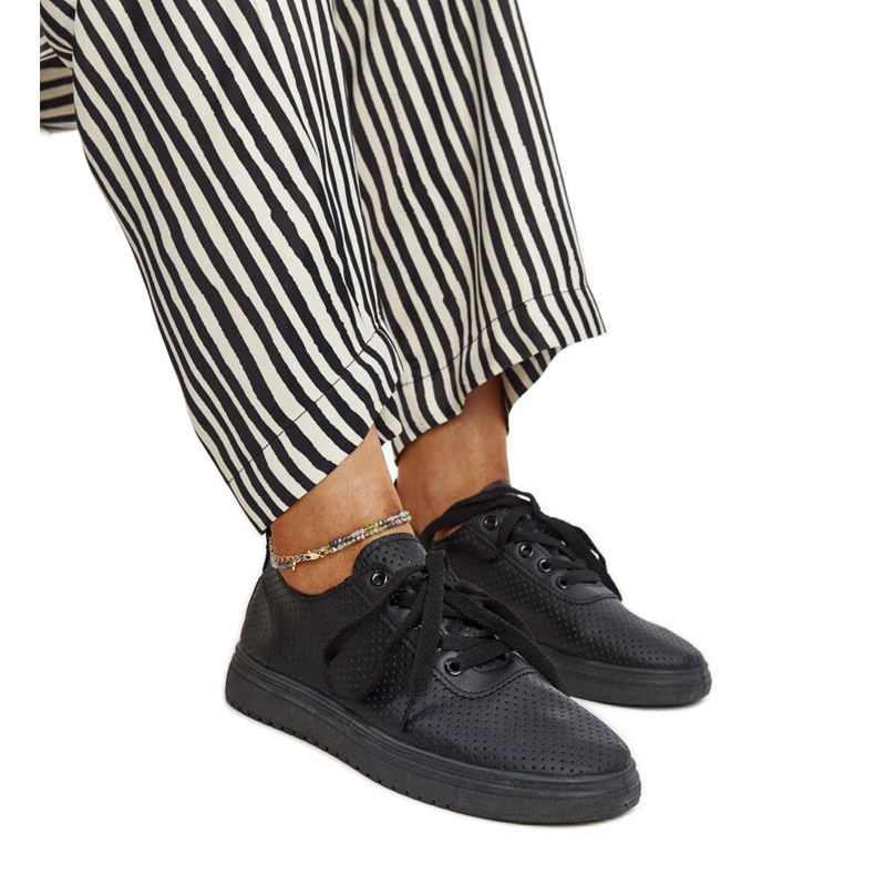 Fekete bőr fűzős cipő Fekete bőr fűzős cipő