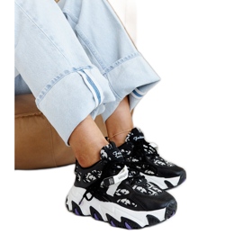 Fekete tornacipő vastag Melsen talppal