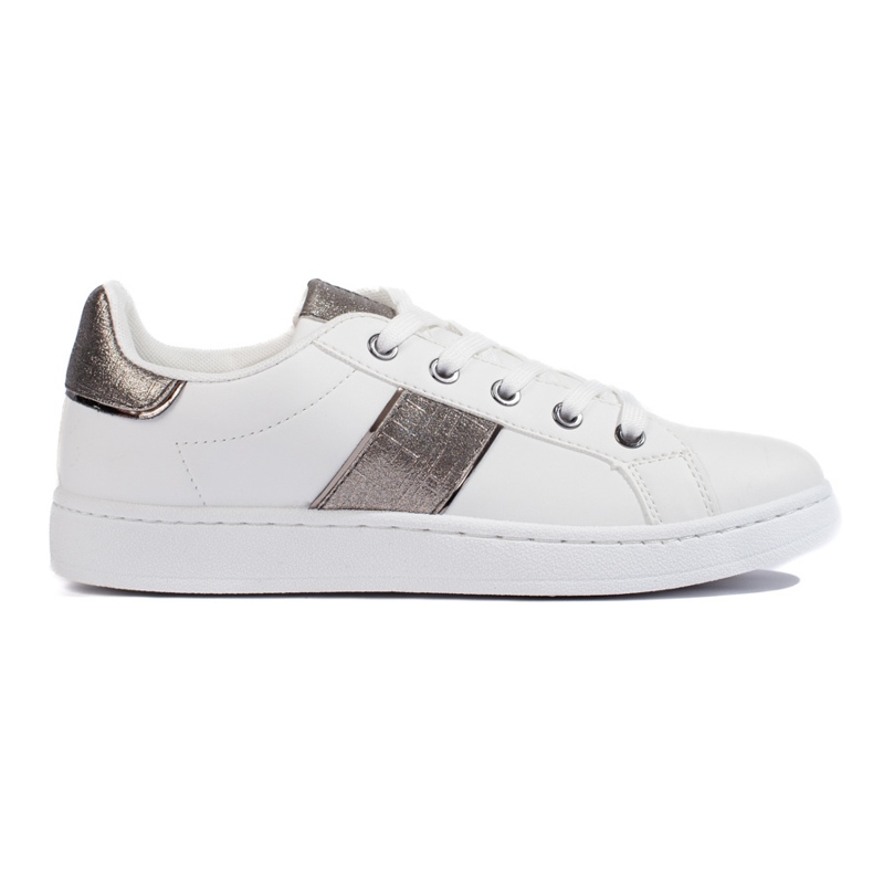 Női fehér sportcipő