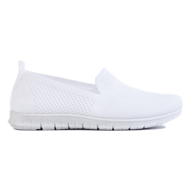 Vegyél fel fehér tornacipőt Vegyél fel fehér tornacipőt