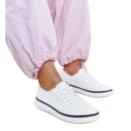 Fehér és fekete áttört Biserka tornacipő Fehér és fekete áttört Biserka tornacipő