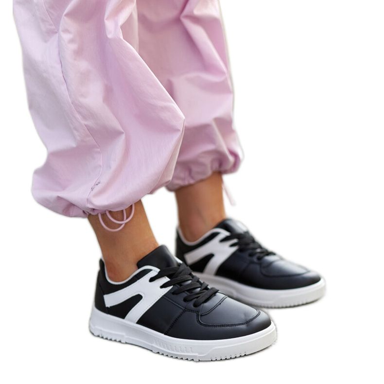 Fekete Hagara sportcipő