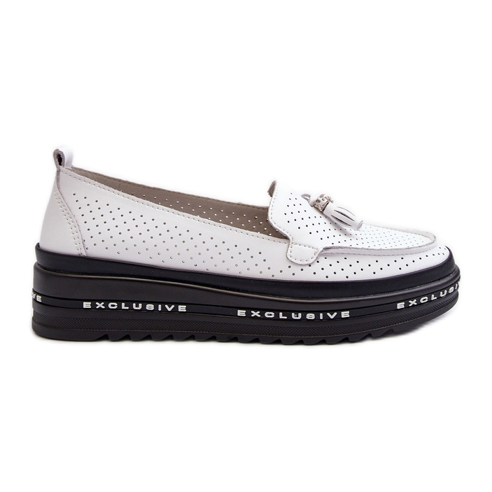 Női bőr mokaszinok az emelvényen, fehér Assetnima