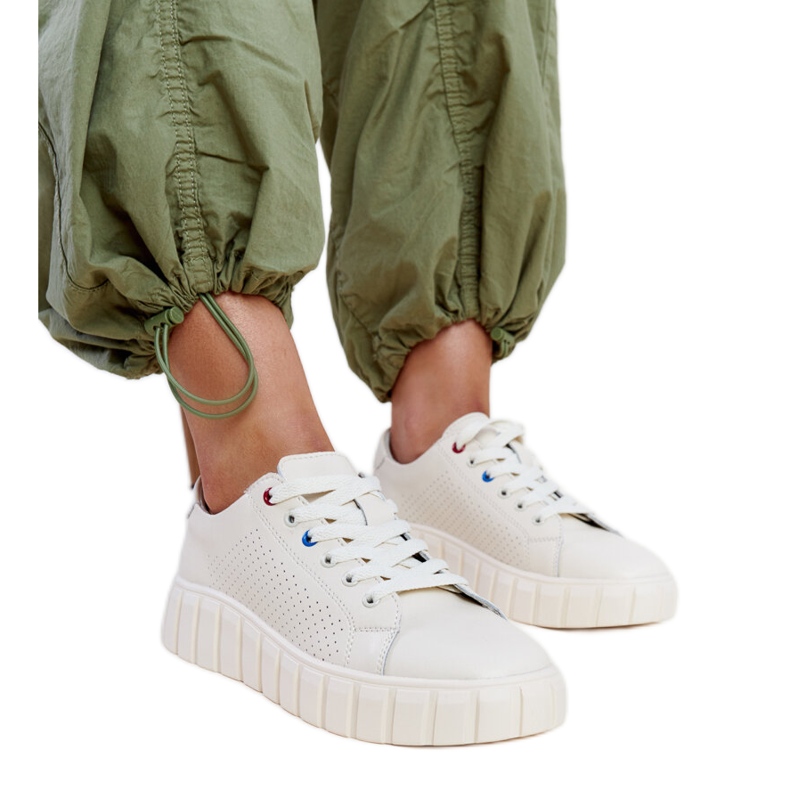 Zvonka bézs színű bőr tornacipő