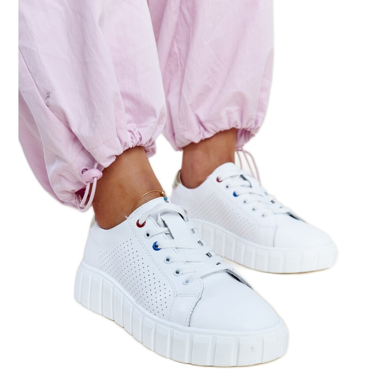 Zvonka fehér bőr tornacipő