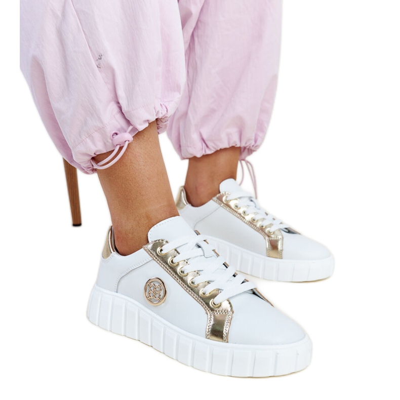 Fehér bőr tornacipő masszív Viera talppal