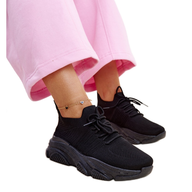 Fekete tornacipő masszív Kassi talppal