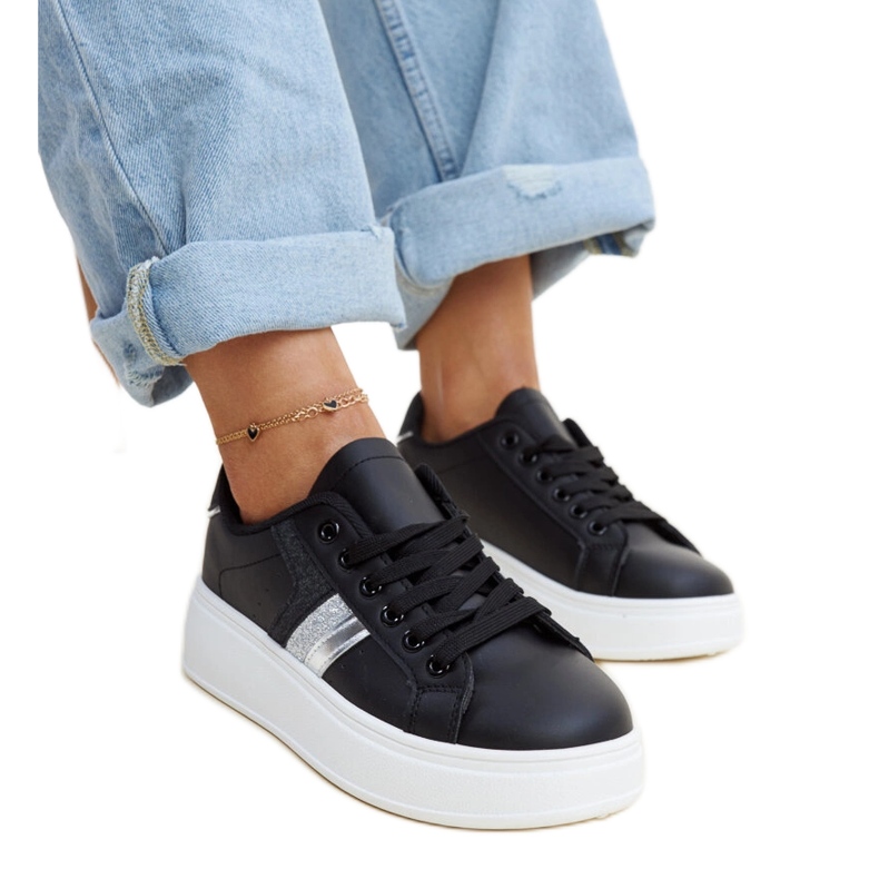 Fekete Basmalia tornacipő