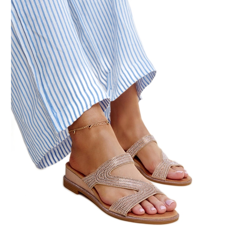 Rózsaszín papucs alacsony ékkel az Asker márkától Rózsaszín papucs alacsony ékkel az Asker márkától