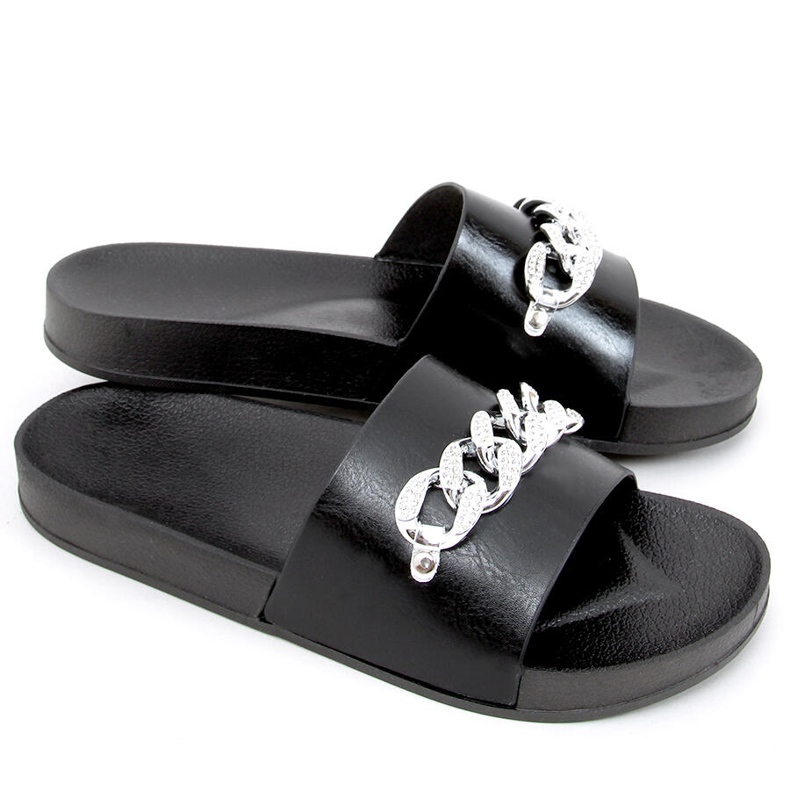 Tilia Fekete papucs lánccal