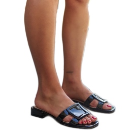 Fekete lakkpapucs Mancinia bőr betéttel Fekete lakkpapucs Mancinia bőr betéttel