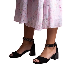 Athir patentos sarkú szandál fekete Athir patentos sarkú szandál fekete