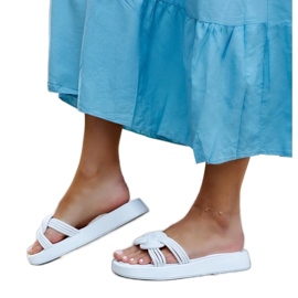 Ferrei fehér gumi papucs