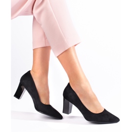 Női fekete magassarkú pumpák Sergio Leone-tól