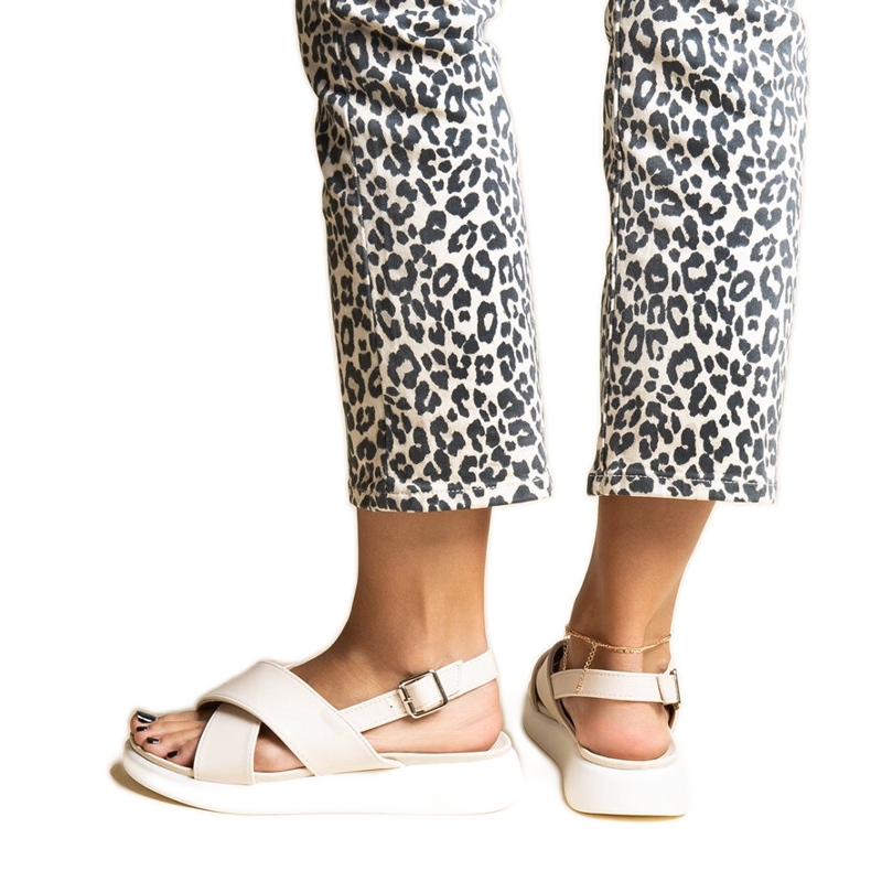 Bézs Burnet platformszandál