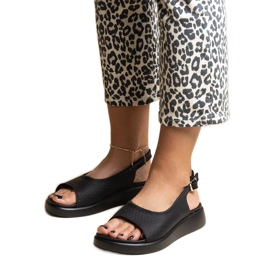 Fekete szandál vastag Hamond talppal