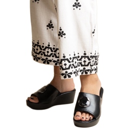 Fekete éköszvérek Keirenh csattal