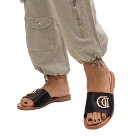 Fekete papucs Almeita csattal