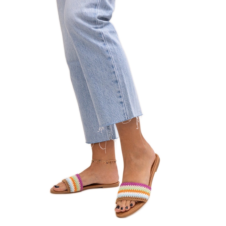 Tarka hímzett Marika diák sokszínű