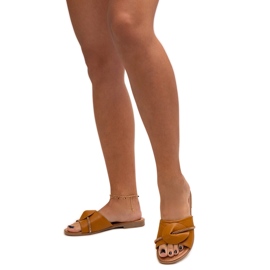 Amari cirkóniákkal pánttal díszített kalapok barna