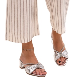 Magas sarkú öszvérek Anbrani cirkóniákkal díszítve ezüst Magas sarkú öszvérek Anbrani cirkóniákkal díszítve ezüst