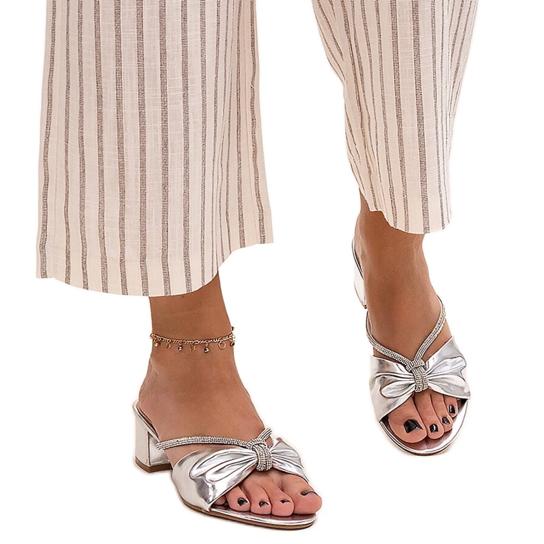 Magas sarkú öszvérek Anbrani cirkóniákkal díszítve ezüst Magas sarkú öszvérek Anbrani cirkóniákkal díszítve ezüst