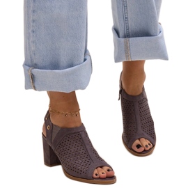 Evento Áttört magas sarkú szandál bőr Heilma talpbetéttel szürke