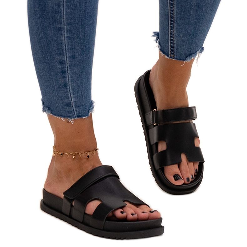 Fekete Kassis tépőzáras papucs