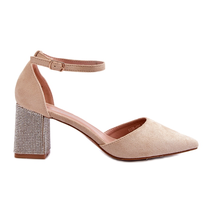 Öko velúrból készült bézs színű pumpák díszített sarkon