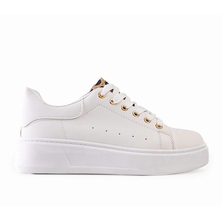 Fehér tornacipő szemet gyönyörködtető Asmait díszítéssel