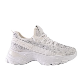 Fehér fényes tornacipő masszív Senai talppal