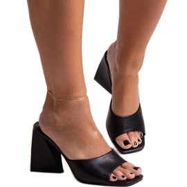 Fekete Mirella magas sarkú flip-flop