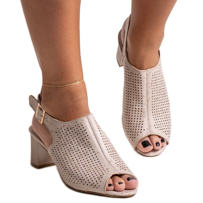 Áttört magas sarkú szandál bőr talpbetéttel a Mawiya-tól bézs