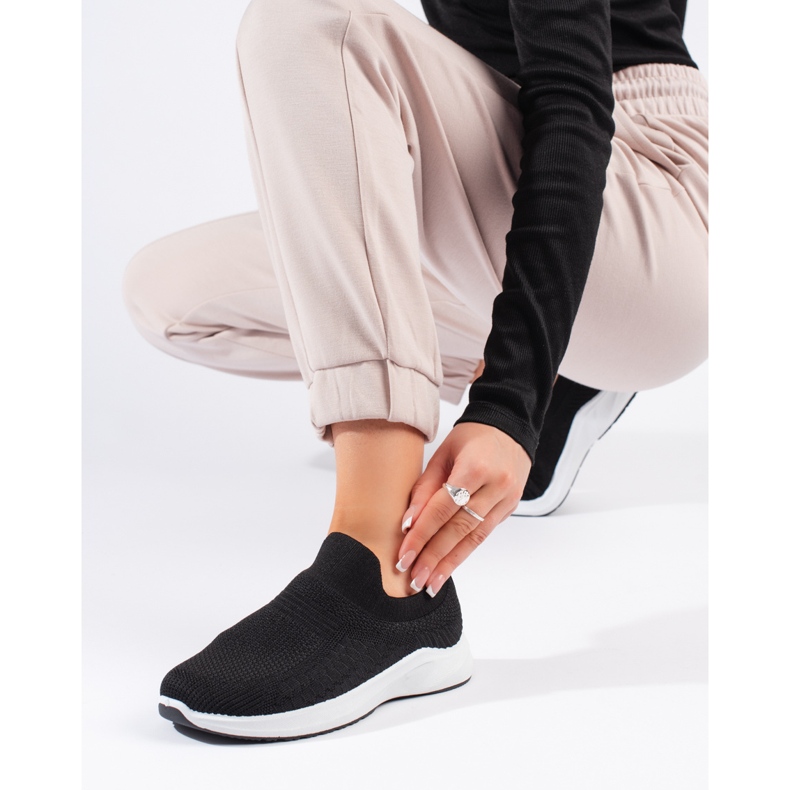 Fekete textil tornacipő Fekete textil tornacipő