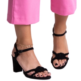 Fekete magas sarkú Shama szandál