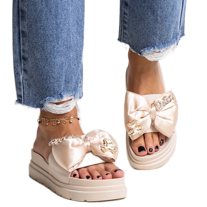 Bézs masszív flip-flop masnival, izsa