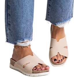 Bézs papucsok Masha bőrbetéttel