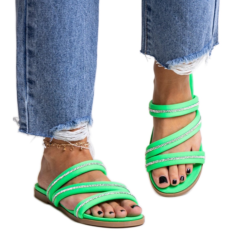 Zöld papucsok strasszokkal a Martinelától