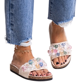 Negistina kövekkel díszített bézs flip-flop