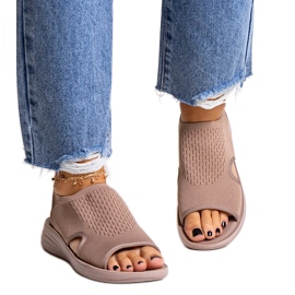 A márka barna platformszandálja Rawia