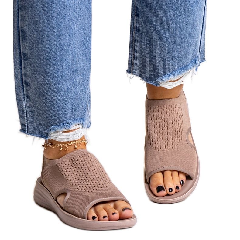 A márka barna platformszandálja Rawia