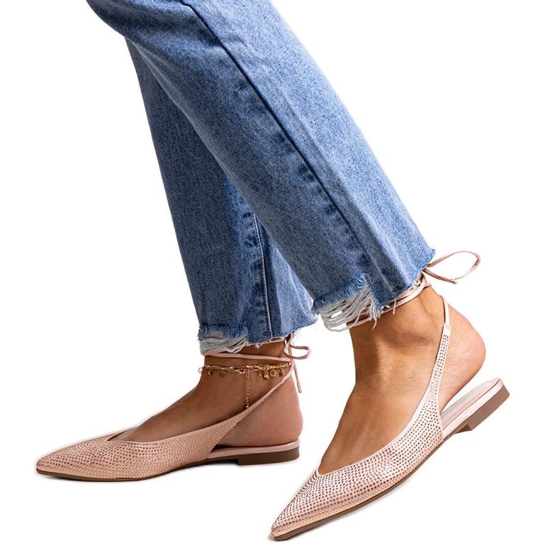 Finom, fűzős rózsaszín balettlapos strasszokkal Finom, fűzős rózsaszín balettlapos strasszokkal